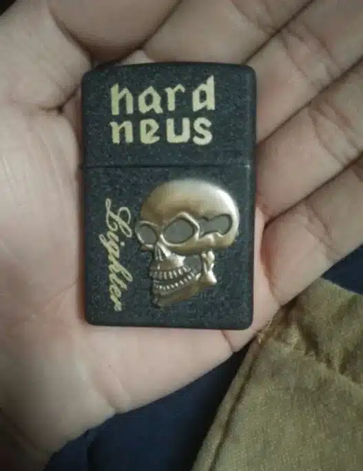 Universal Frosted lighters flints stone petrol matte oil lighters Men lighters Personal Retro Metal skull Cigarette lighters 4
