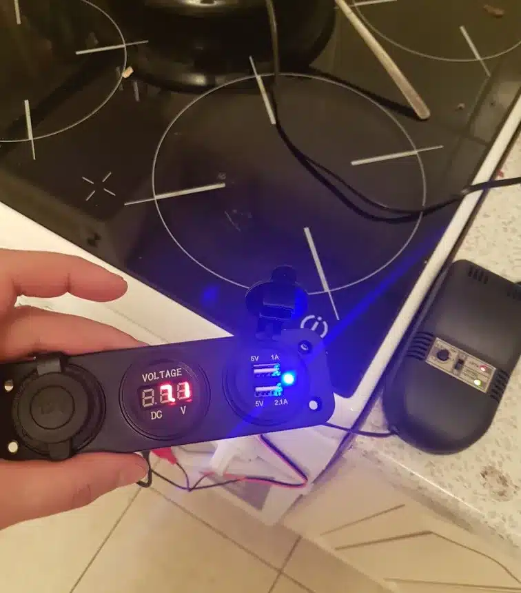 2017 Car Charger Motorcycle Plug Dual USB Adaptor+12V/24V Cigarette Lighter Socket Blue LED +Digital Voltmeter Mobile Phone 12