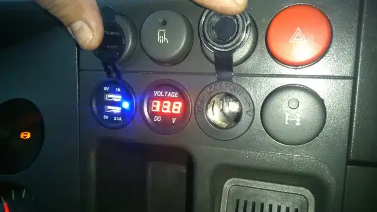 2017 Car Charger Motorcycle Plug Dual USB Adaptor+12V/24V Cigarette Lighter Socket Blue LED +Digital Voltmeter Mobile Phone 13