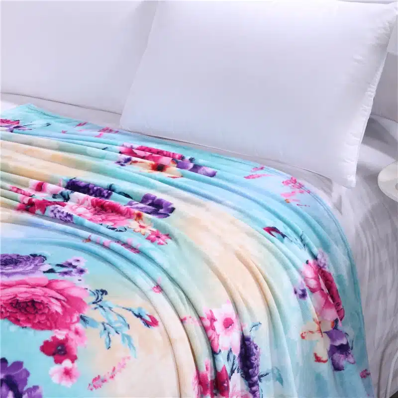 Hot sale cheapHome Textile flower print coral fleece blankets on the bed 4 Size for choice bedclothes Towels can be as bed sheet 10