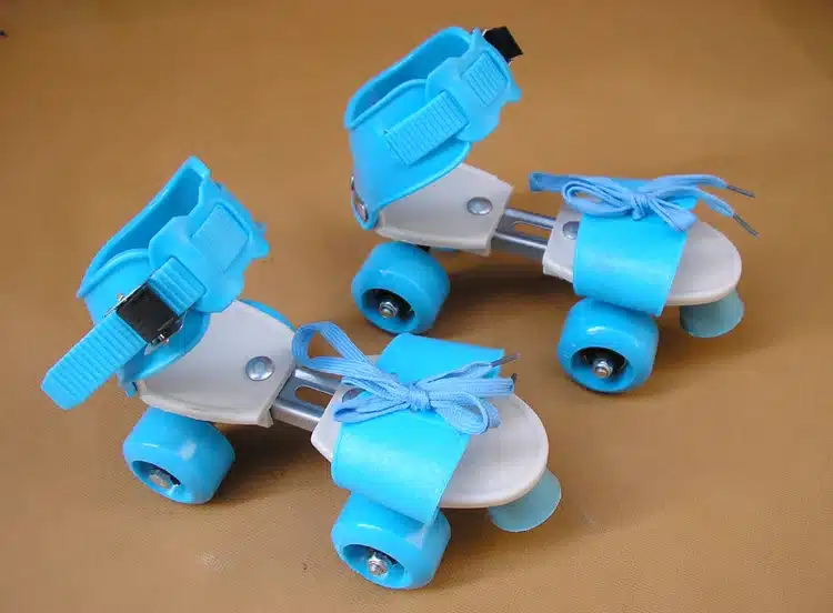 New Children Roller Skates Double Row 4 Wheel Skating Shoes Adjustable Size Sliding Slalom Inline Skates Kids Gifts 5