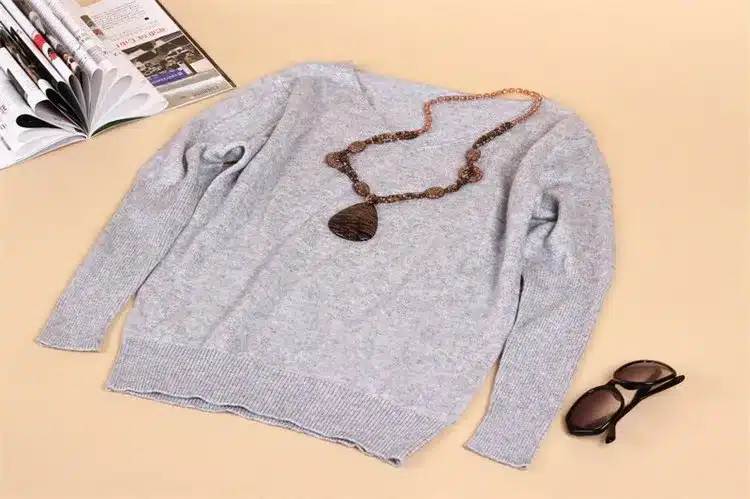 2017 Spring autumn cashmere sweaters women fashion sexy v-neck sweater loose 100% wool sweater batwing sleeve plus size pullover 21