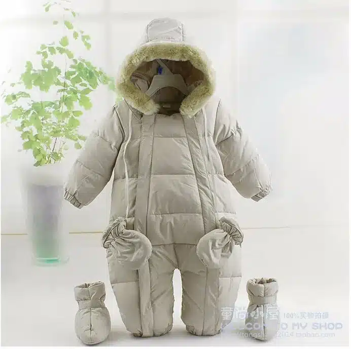 2017 Russia baby girls clothes , winter feather clothing thicken down baby boys clothes newborn down snowsuits infantil overalls 17