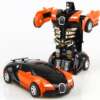 must ja oranž auto, mis muutub robotiks