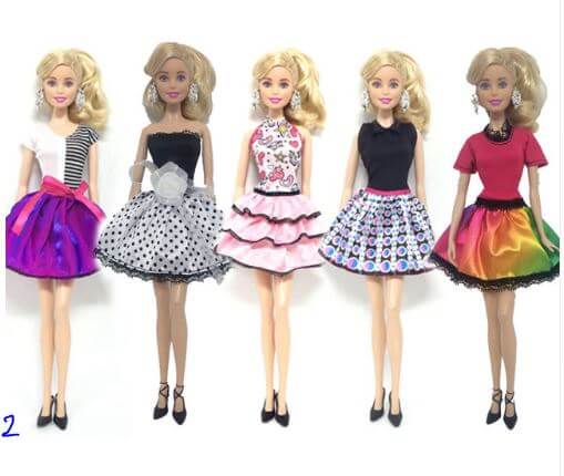 Erinevad riidekomplektid Barbie nukule | kujundav pilt e-kaubamaja pildikogust