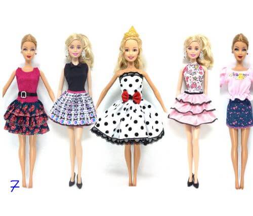 Erinevad riidekomplektid Barbie nukule | kujundav pilt e-kaubamaja pildikogust