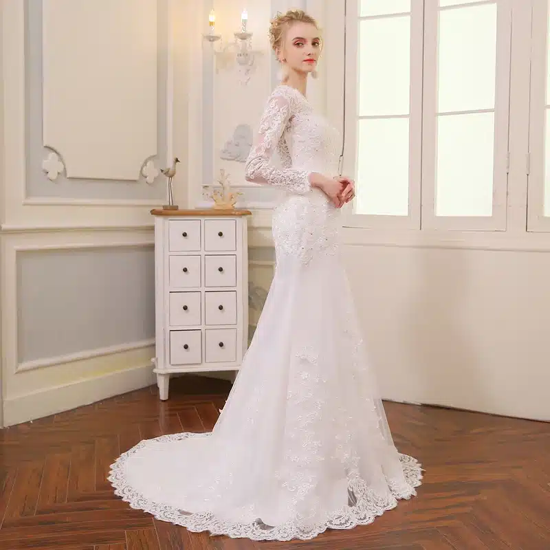 QQ Lover 2018 New Long Sleeve Mermaid Lace Wedding Dress 2018 Sexy V-neck Beaded Applique Wedding Bride Dress Vestido De Noiva 1