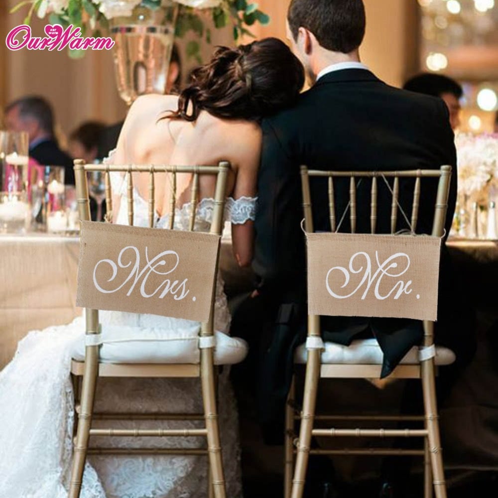 pulmas toolidel kotiriidest sildid tekstiga mr ja mrs