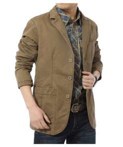 mees kannab kolme nööbiga pruuni puuvillast pintsakut ja ruudulist särki