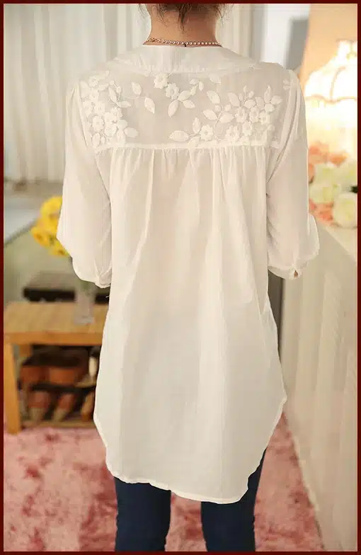 New V-neck Organza Embroidered Shirt White Lace Blouse Top Plus Size Summer Korean Women Blouse Flower Print Blouse 566F 25 31