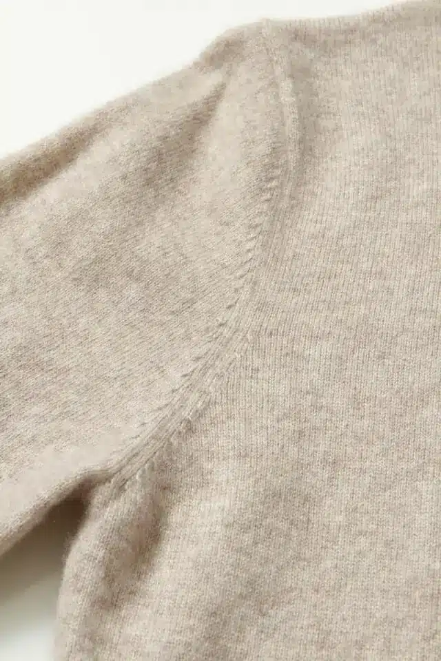 Hot Sale Soft & Comfortable Bat-like Pullovers Female Cashmere Sweater Pure Casual V-neck Short Design Basic Knitted Pullovers 10