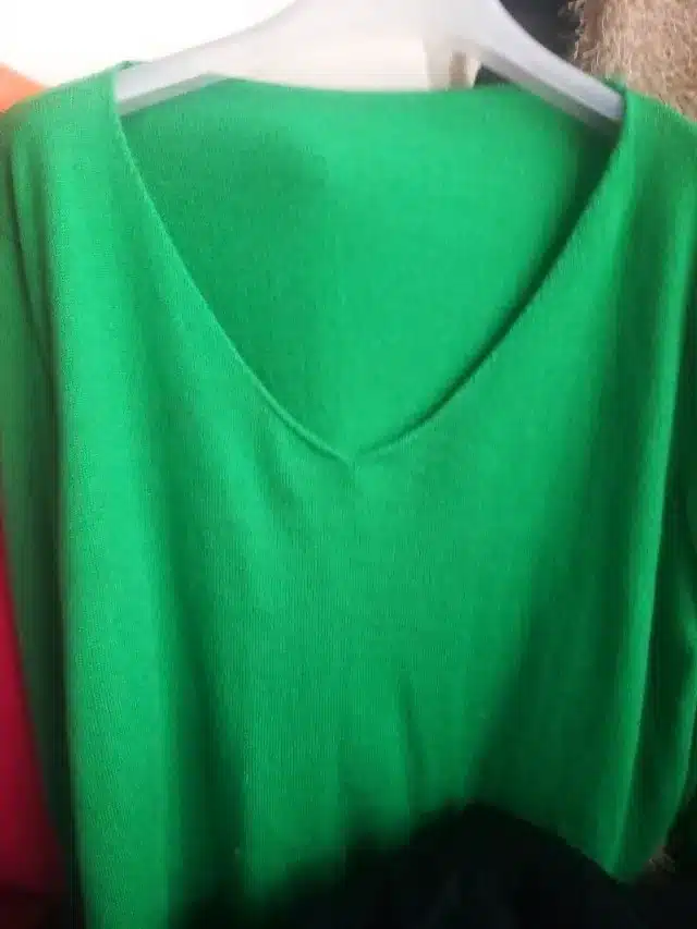 Hot Sale Soft & Comfortable Bat-like Pullovers Female Cashmere Sweater Pure Casual V-neck Short Design Basic Knitted Pullovers 16