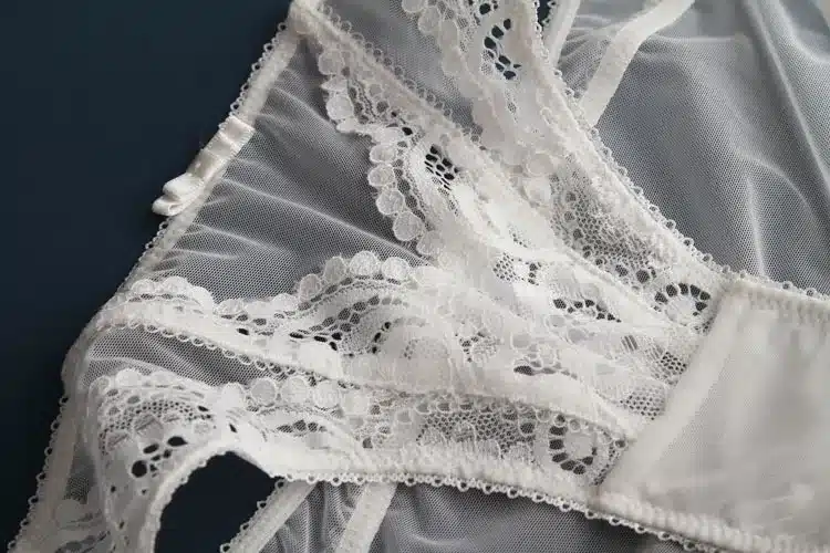 CINOON Fashion sexy bra set underwear intimates embroidery lace temptation black red and white bride small bra underwear set 26
