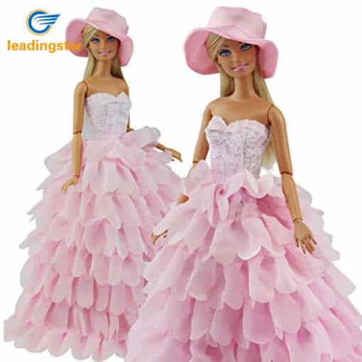 Roosakas kleit ja müts Barbie nukule, elegantne komplekt nukuriiete kategoorias, ideaalne Barbie stiiliga mängimiseks.