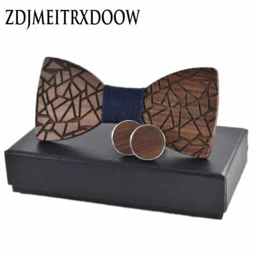 Mustriline puidust lips ja mansetinööbid elegantse komplektina meeste pidulikuks sündmuseks.