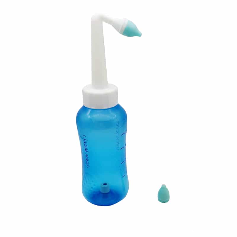 Täiskasvanute ja laste ninaloputi komplekt koosneb 300 ml pudelist ning kahest erinevast otsikust, üks täiskasvanutele ja teine lastele.