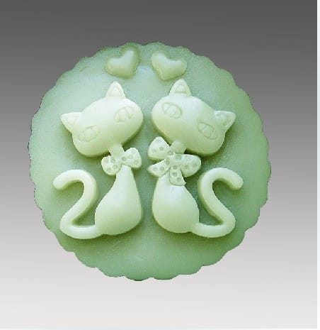 Silikoonvorm kaks kassi seebile, küünlale, šokolaadile ja fondantile.