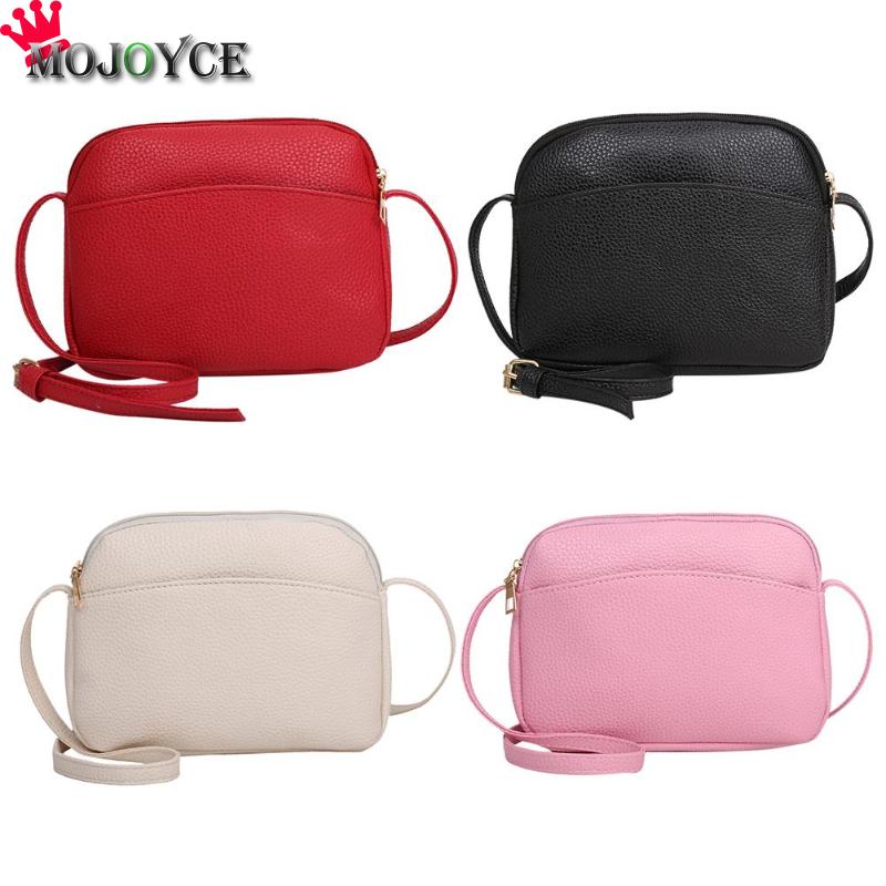 Naistemoeline PU nahast messenger-stiilis crossbody kott, ühevärviline, pehme kestakujuline ja tõmblukuga suletav. Saadaval mustas, punases, beežis ja roosas värvitoonis.