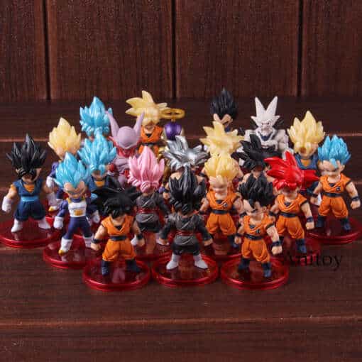 Dragon Ball Z anime tegelased erinevates poosides ja emotsioonidega