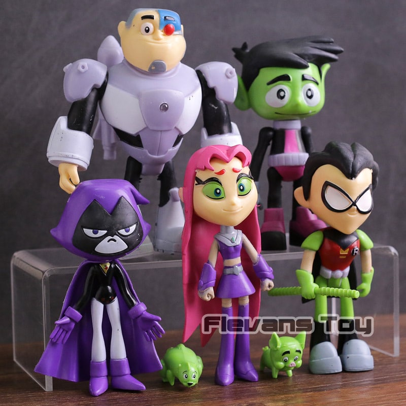"Teen Titans" tegelaste figuurid erinevas poosis ja värvilised kostüümid.