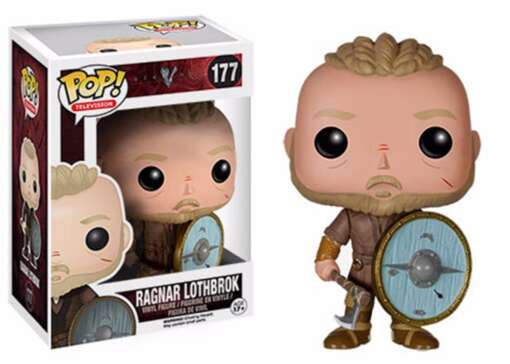 lagertha ja ragnar lothbroki figuriinid viikingite ajastust seismas kõrvuti detailsete rõivaste ja relvadega