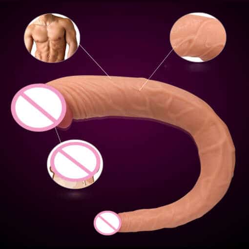 Kahe otsaga pikk dildo mustast silikoonist, tekstureeritud pind ja paindlik disain.