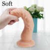 Veekindel ja paindlik realistlik dildo valgel taustal