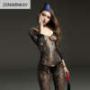 erootiline mustast pitsist bodysuit mustal taustal