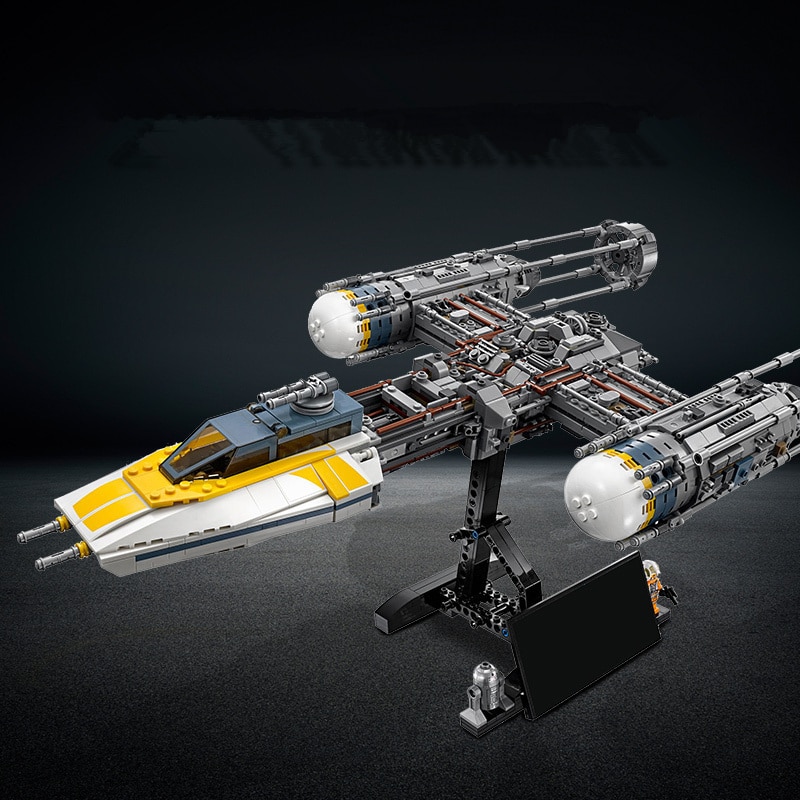 tähesõdade y-wing fighter lego komplekt valgel taustal