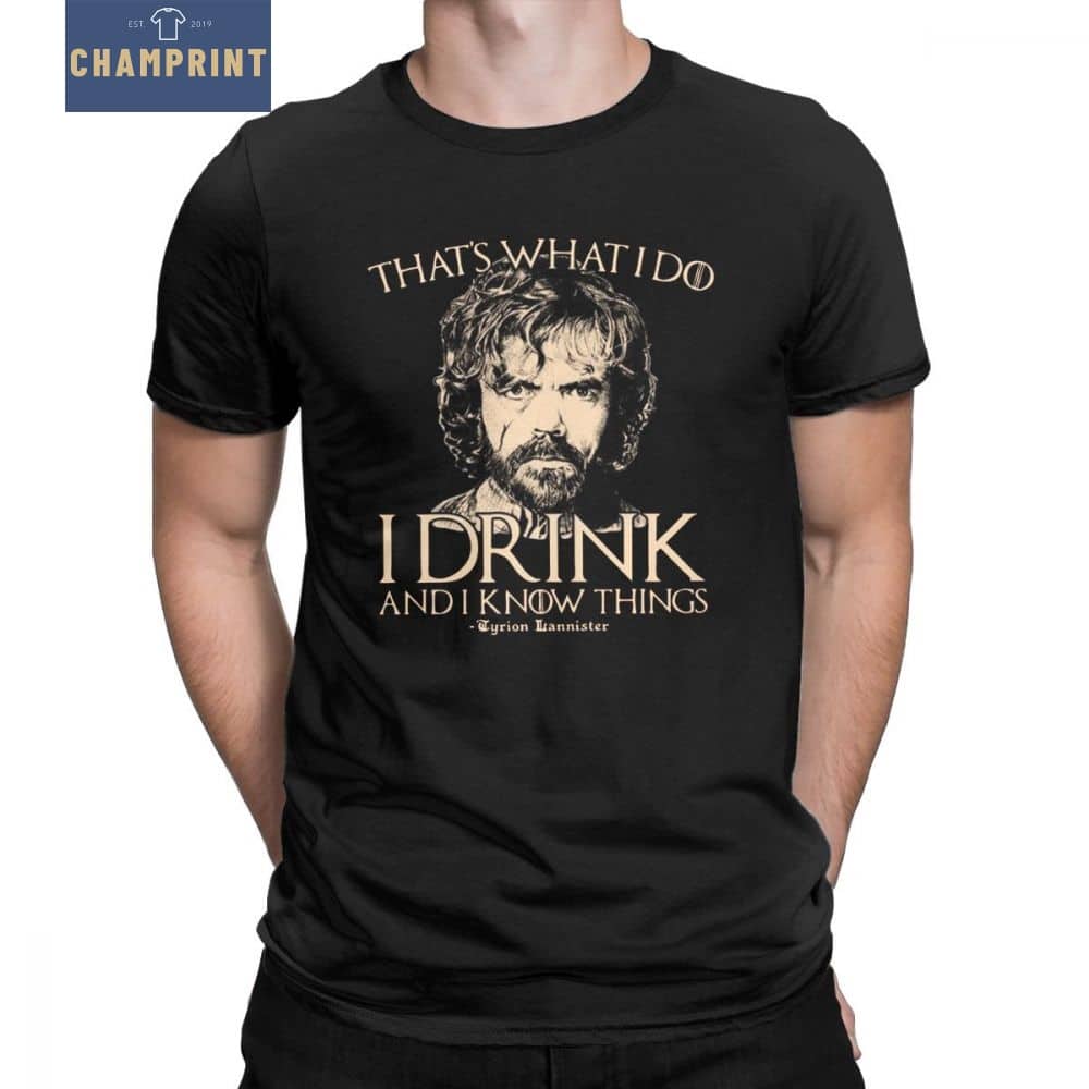 särk Tyrion Lannisteriga hallil taustal, valge särk musta trükiga, Game of Thrones tegelaskuju, meeste vabaajariietus