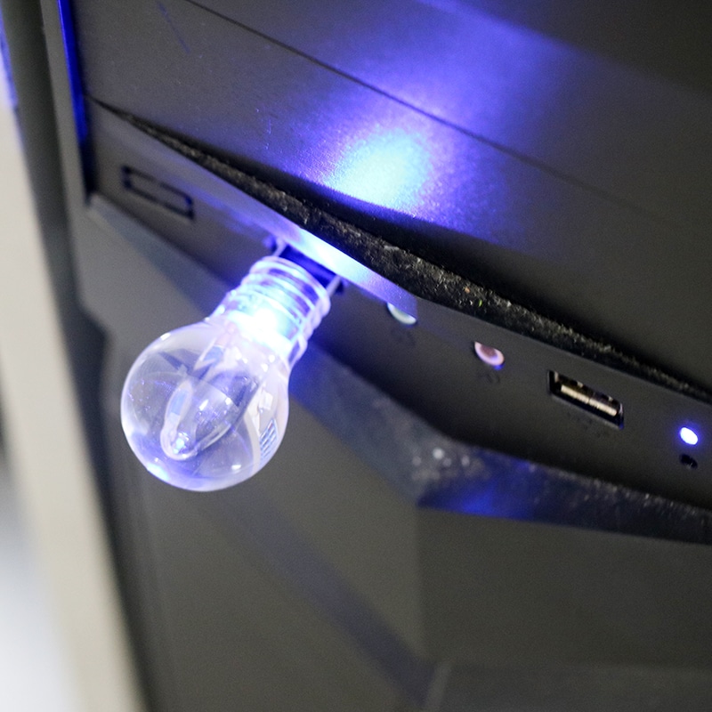 võtmerõngaga mälupulk elektripirni kujuline usb andmekandja