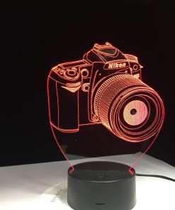 led lamp fotokaamera kujuga puidust alusel
