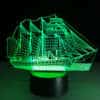 3D lamp laevakujuline valgusti pimedas ruumis