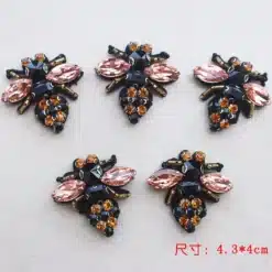 kristallidega mesilased 5 tk komplektis suurus 4.3 x 4 cm mesilased rohelisel taustal
