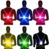 led valgustiga vest sportimiseks mikrokiudmaterjalist piht 60-100 cm seljas vaade eest ja küljelt