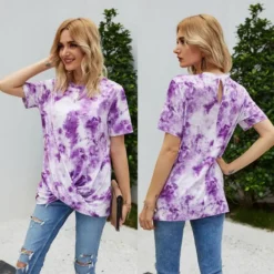 mustriline polüester T-särk suuruses S-XXL eesvaates mannekeenil