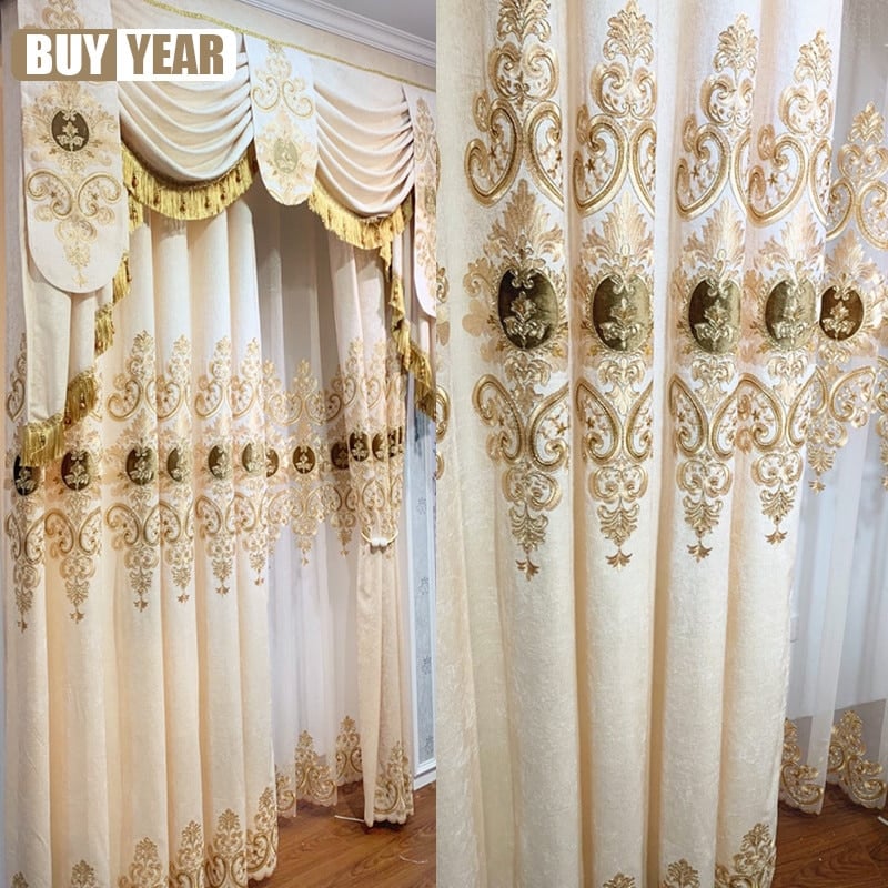 elegantsed beežid kardinad kuldsete mustritega