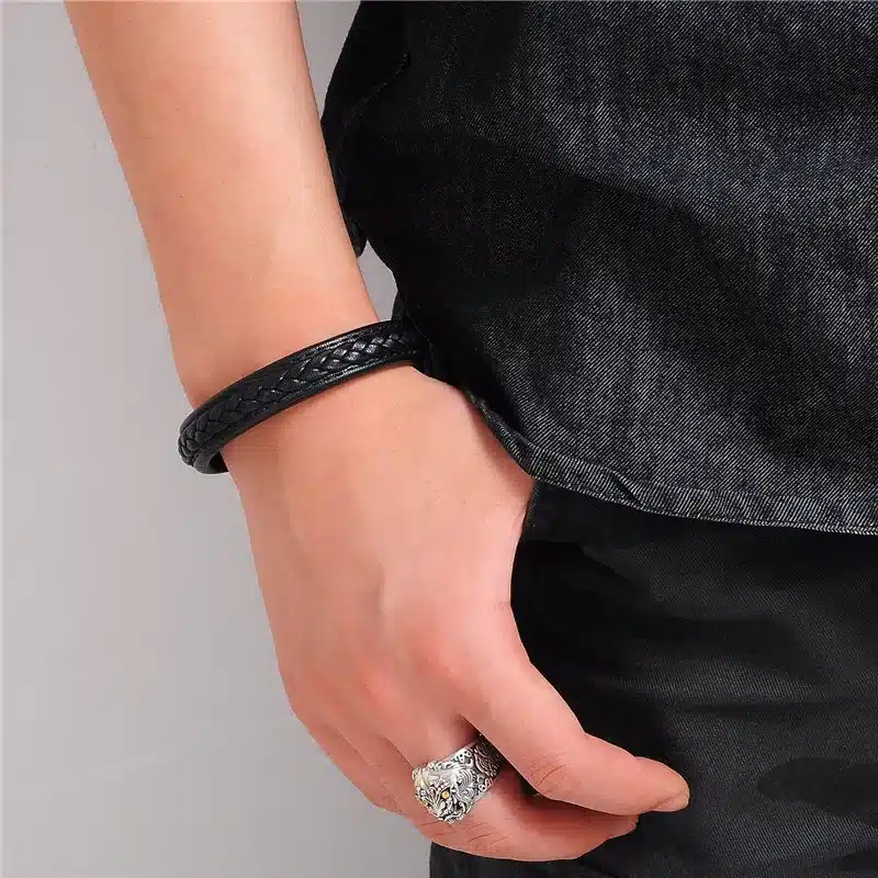 Jiayiqi 2017 Men Jewelry Punk Black Braided Geunine Leather Bracelet Stainless Steel Magnetic Buckle Fashion Bangles 22/20.5cm 44