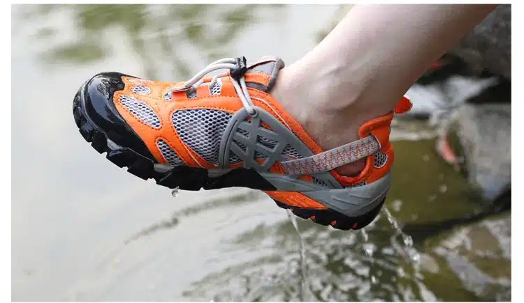 2017 Men Outdoor Sneakers Breathable Hiking Shoes Big Size Men Women Outdoor Hiking Sandals Men Trekking Trail Water Sandals 34