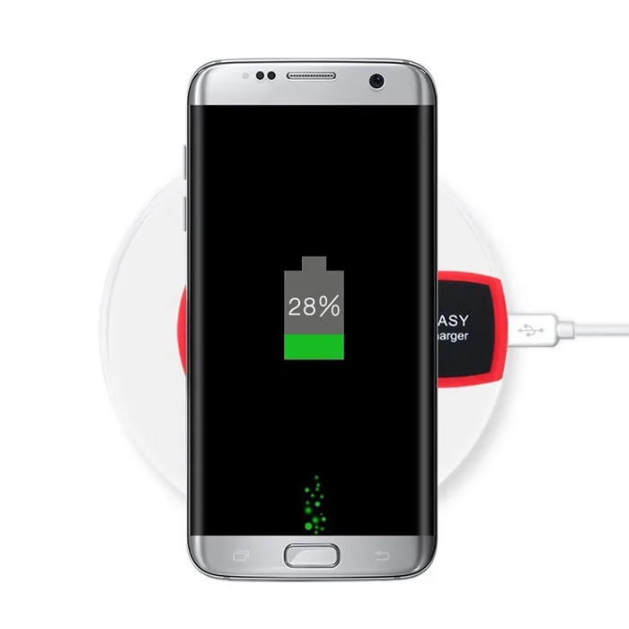 juhtmevaba laadija, millel on telefon laadimas