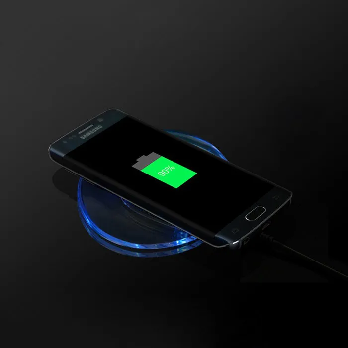 must telefon laeb juhtmevabal laadimisalusel
