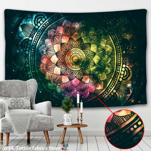 värviline mandala muster tumedal taustal seinal