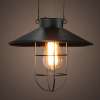 must metallist vintage stiilis latern, millel on kaitsev traatvõrk ja soe LED-pirn