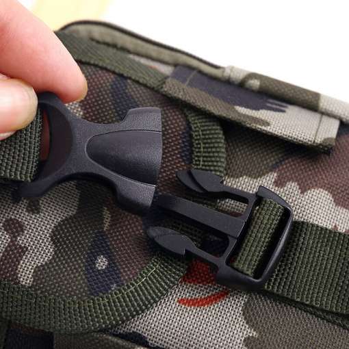 militaarstiilis laiguline pinal musta plastikust pandlaga