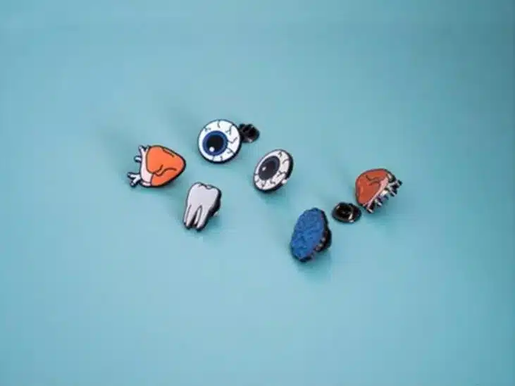 Timlee X015 Cartoon Cute Brain Heart Eye Tooth Metal Brooch Pins Button Pins Girl Gift Wholesale 15