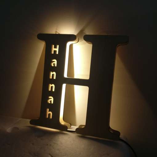 Nime ja tähega lamp