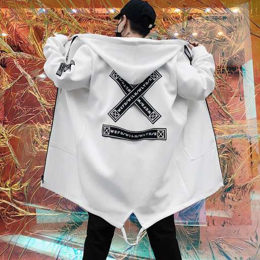 valge harajuku stiilis jakk kapuutsiga ja mustade detailidega