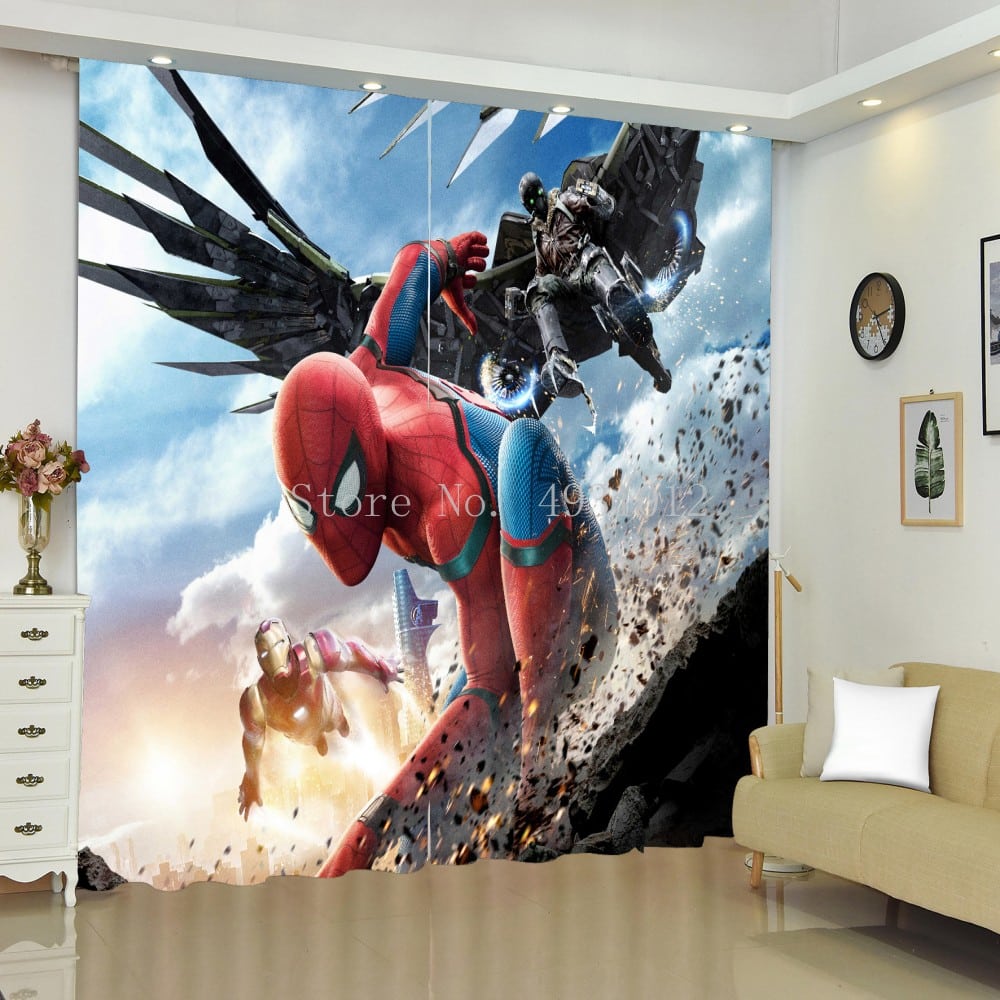 paksud kardinad spidermaniga, millel on kujutatud superkangelane tegevusstseenis