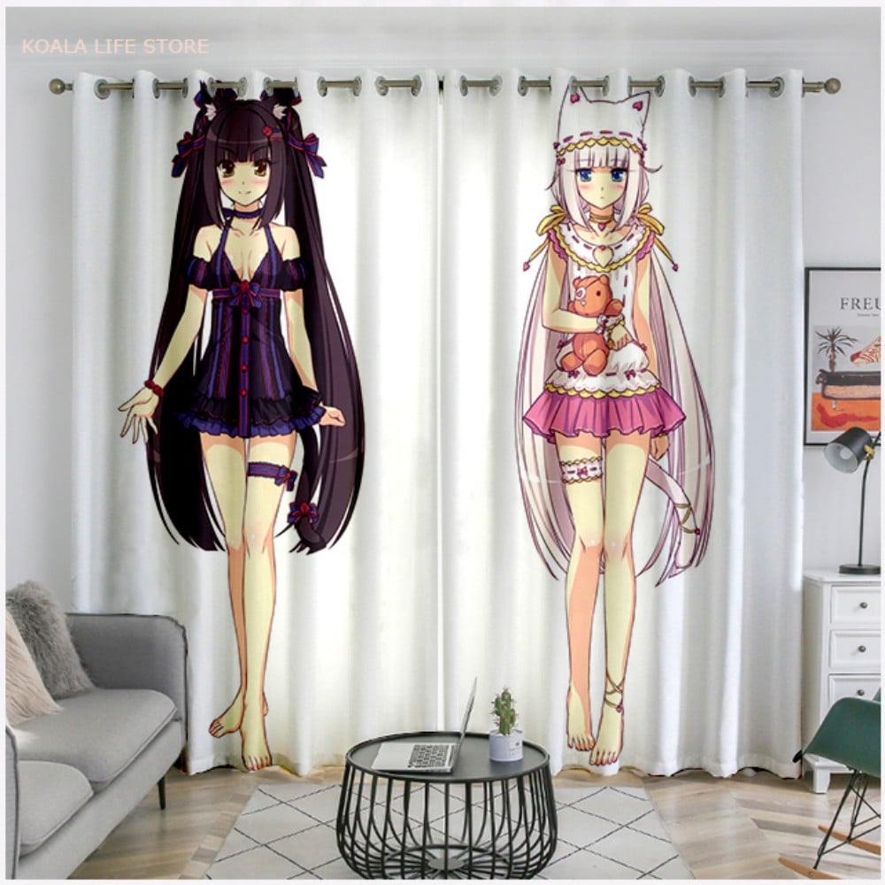 valged kardinad anime stiilis tegelastega, üks tumedate juustega ja teine heledate juustega