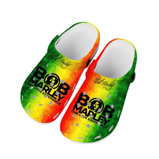 värvilised plätud reggae stiilis mustriga